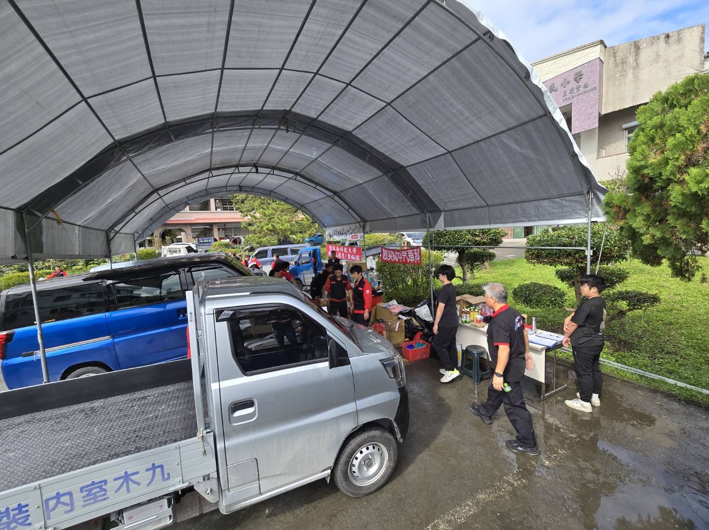 中華汽車舉辦「候鳥車輛維修巡迴服務」排隊檢修車潮擠滿光復國小
